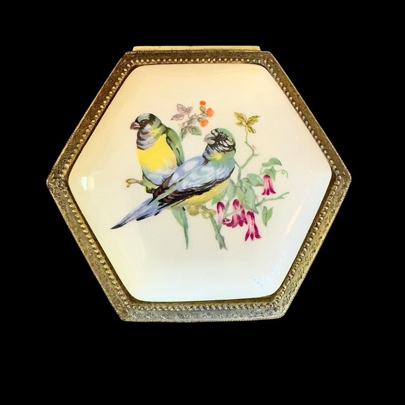 Vintage Sankyo Japan Gold Tone Hexagonal Trinket Music Box - Picture 3 of 11